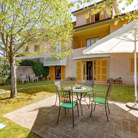 Lejlighed Guesthost - Bright With Garden *