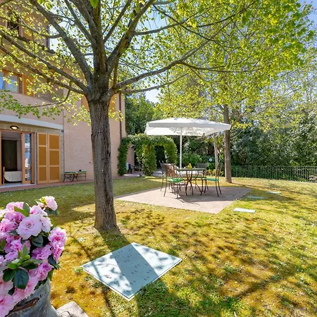 Lejlighed Guesthost - Bright With Garden